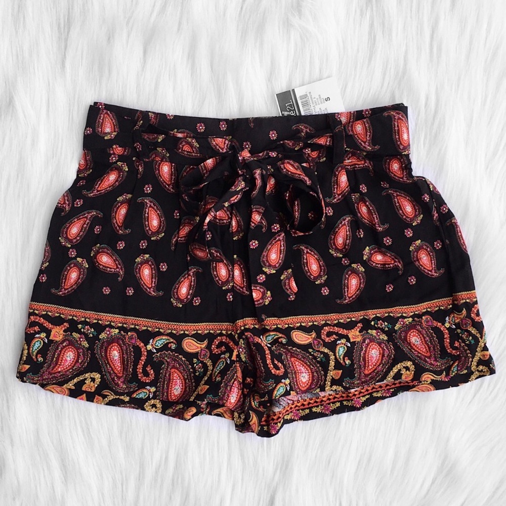Rue21 Black Paisley Print Tie-Waist Shorts